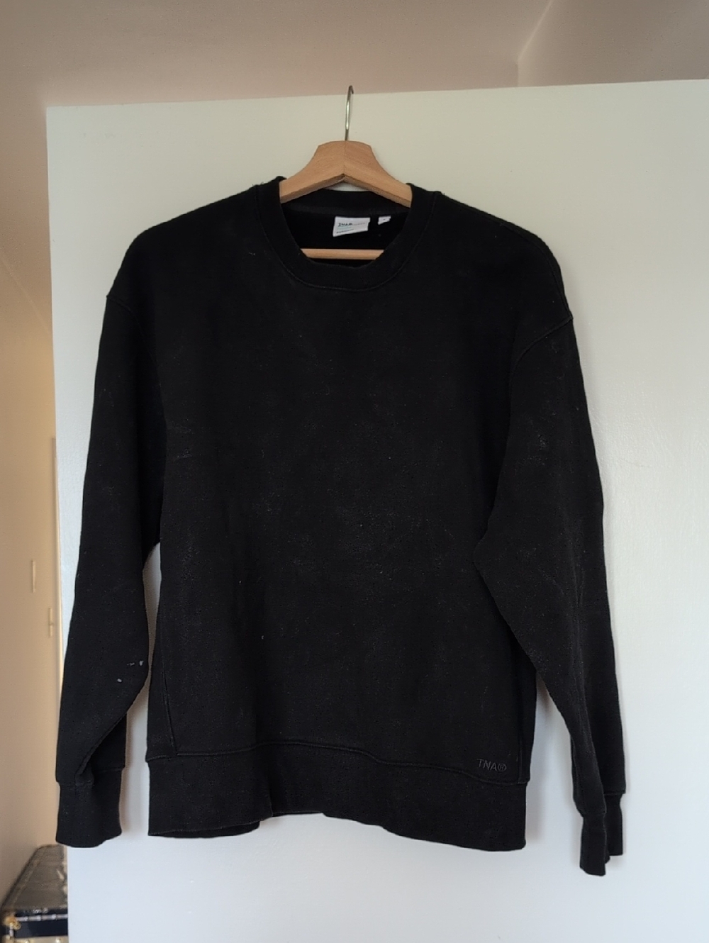 TNA Sweatfleece Cozy Fleece Black Boyfriend Fit  Crewneck Sweatshirt